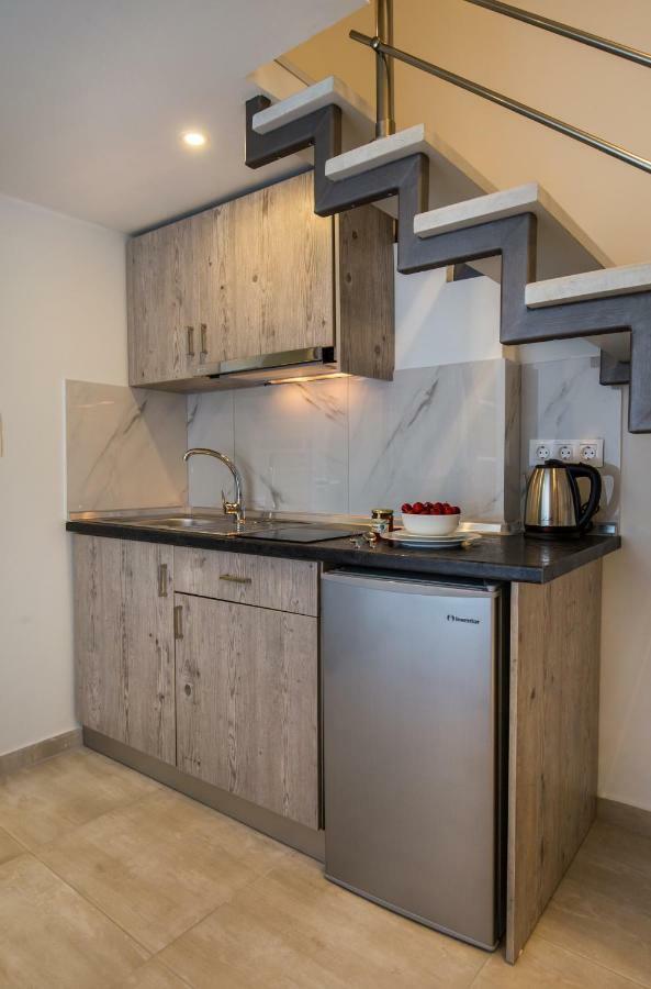 Апартаменты Mr & Mrs K Lofts Потос Экстерьер фото